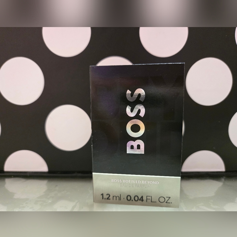 10/$25✨️Boss Bottled Beyond Sample✨️